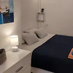 شقة Ana