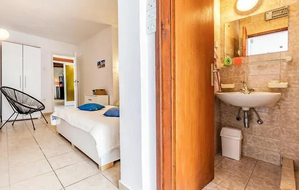 Ana Apartment *
